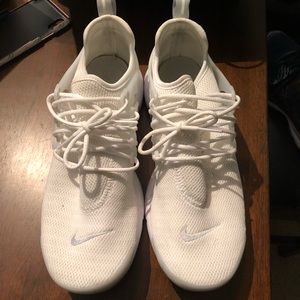White Nike Presto’s Size 10